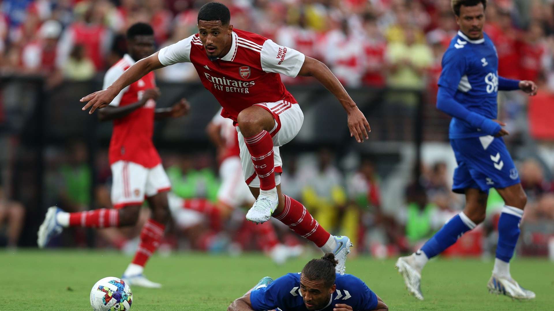 令人联想到 令人联想到